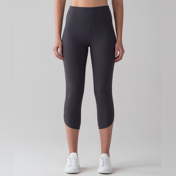 Lululemon Revitalize Crop 21” EUC Color Blue Tied Size 6 - Picture 3 of 13